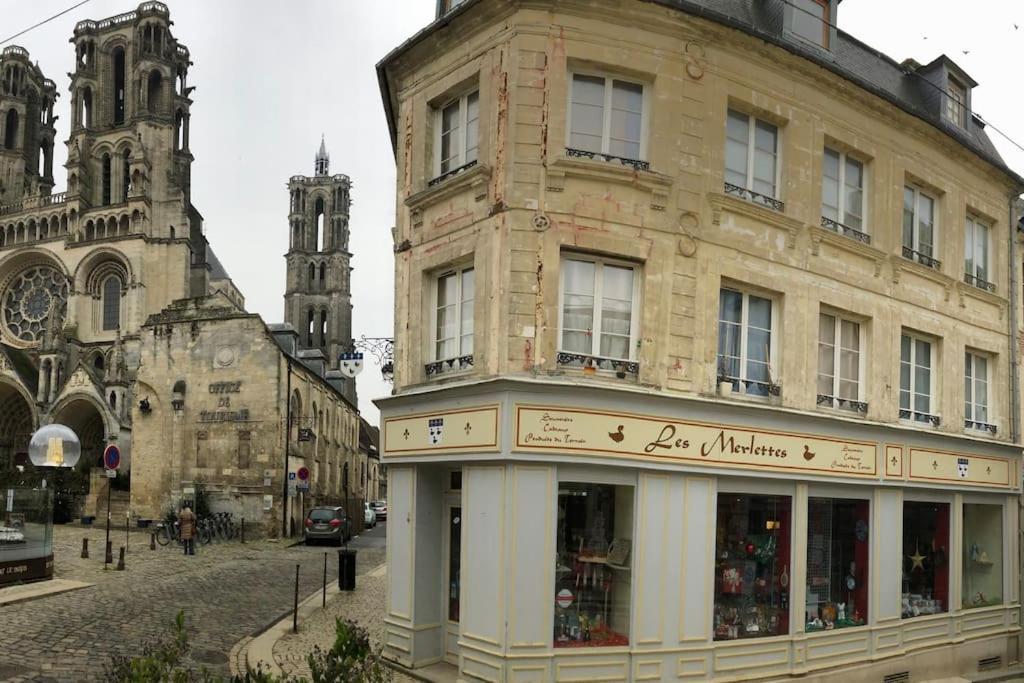 Suite De Charme Au Pied De La Cathedrale Laon Eksteriør bilde