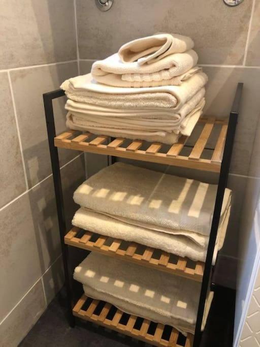 Suite De Charme Au Pied De La Cathedrale Laon Eksteriør bilde