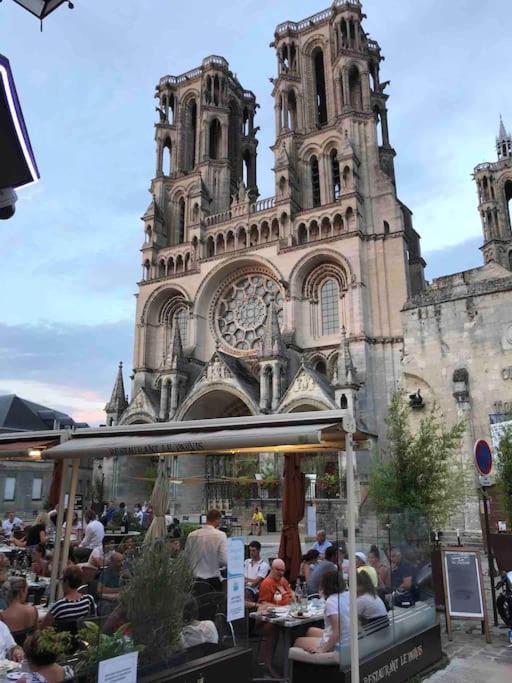 Suite De Charme Au Pied De La Cathedrale Laon Eksteriør bilde