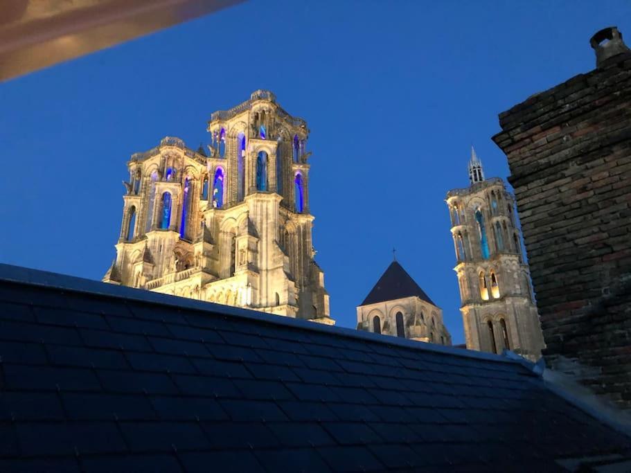 Suite De Charme Au Pied De La Cathedrale Laon Eksteriør bilde